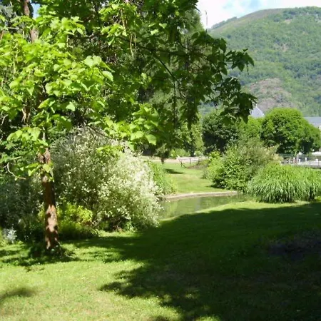 T2 A Luchon Avec Parking, Wifi Et Animaux Admis - Fr-1-313-207 Lejlighed