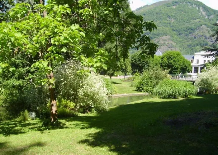 T2 A Luchon Avec Parking, Wifi Et Animaux Admis - Fr-1-313-207 アパート