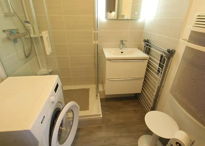 T2 A Luchon Avec Parking, Wifi Et Animaux Admis - Fr-1-313-207 アパート Bagnères-de-Luchon